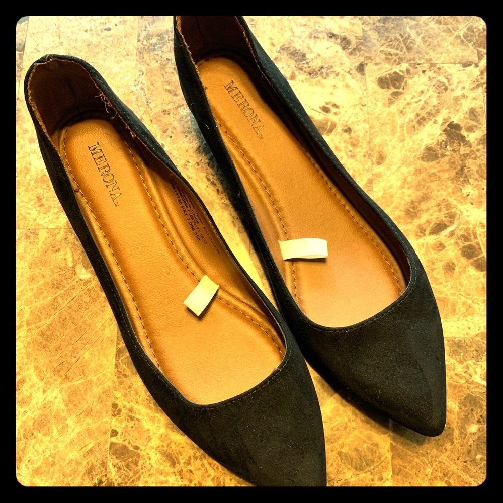 Women’s pointed toe flats